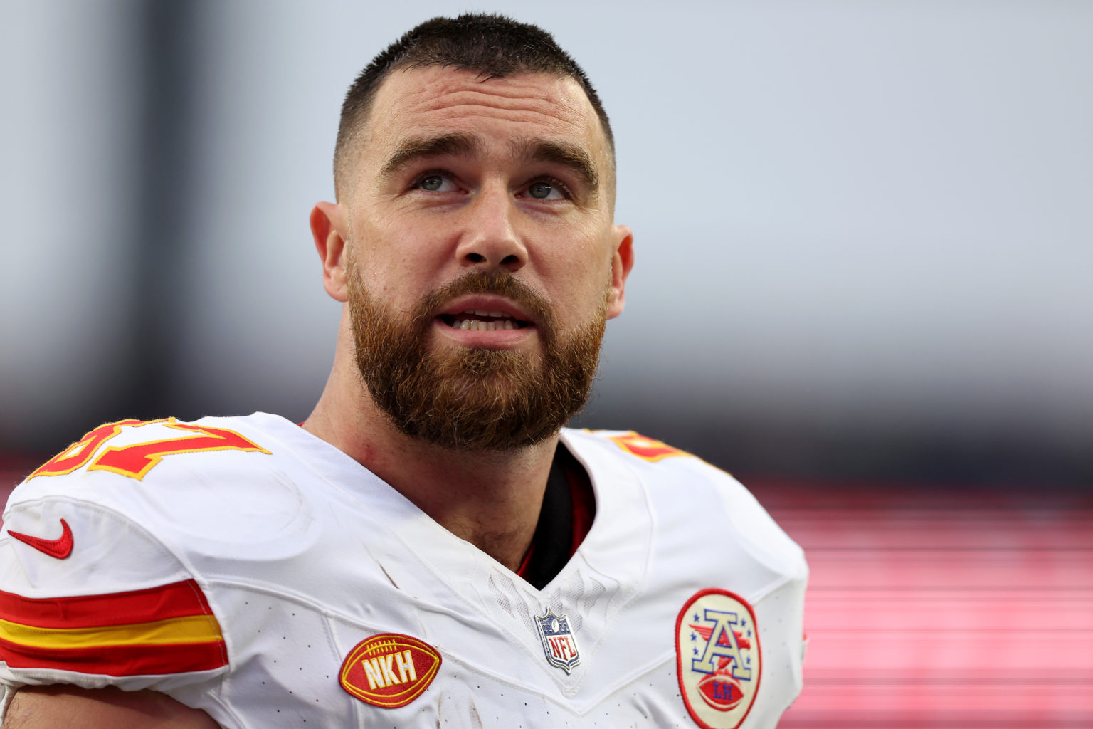 TV star says Travis Kelce is a better dancer than 'pigeontoed' Taylor