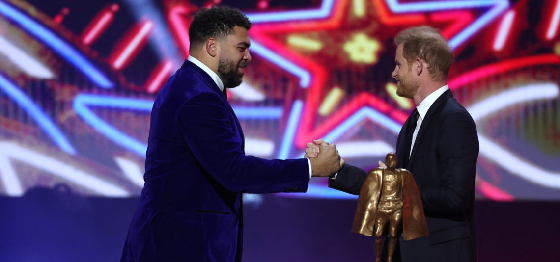Prince Harry cracks jokes at NFL awards after spending '45 minutes